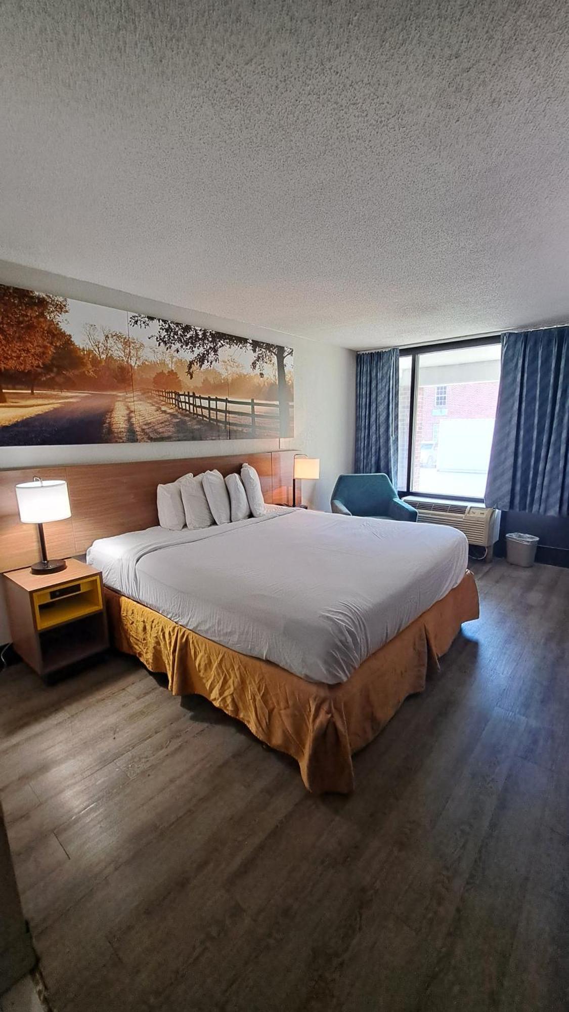 Days Inn & Suites By Wyndham Rocky Mount Golden East Exterior photo